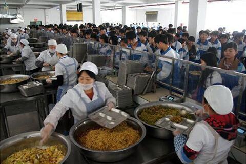 學(xué)校食堂承包這個近乎被壟斷的賺錢生意，如今卻“開不下去”？